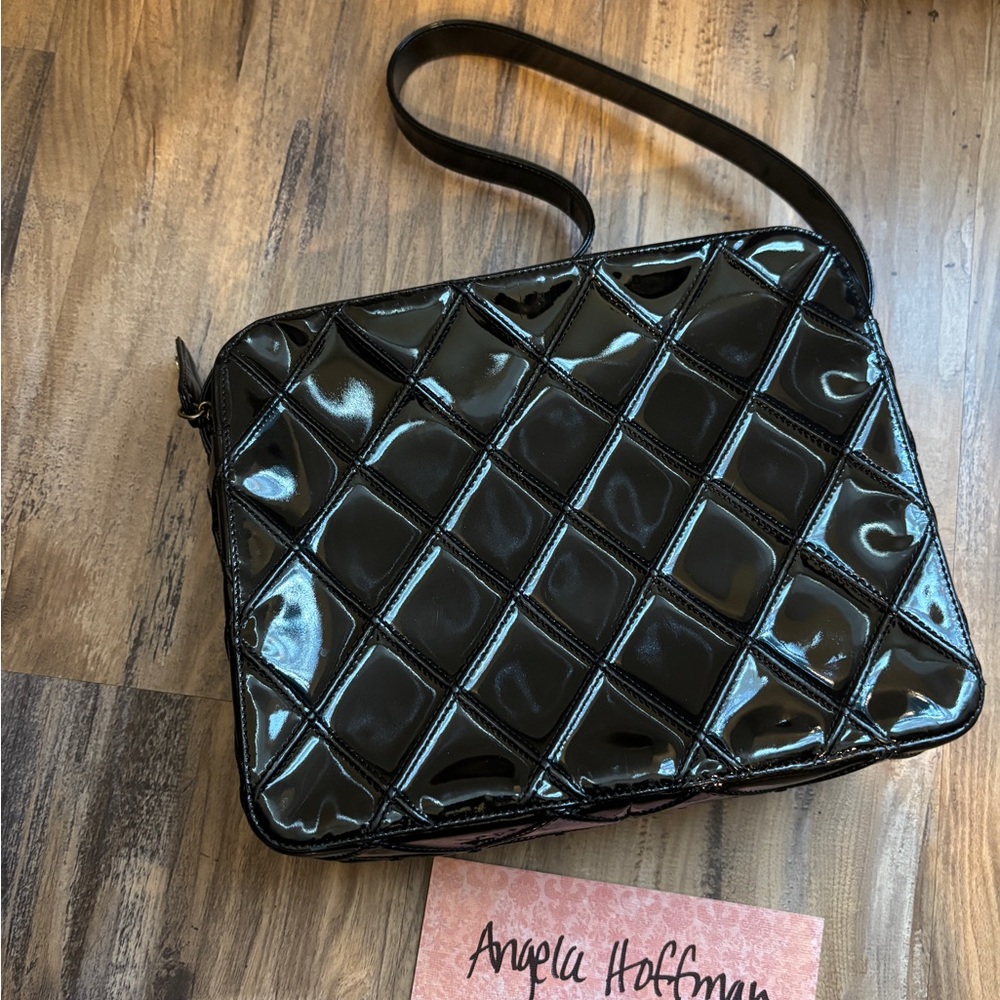 AUTHENTIC Vintage Chanel Black Patent Diamond Stitch Bag